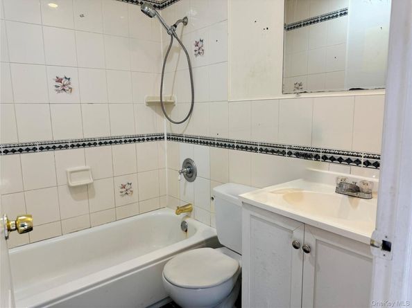 53 W Yaphank Road, Medford NY 11763