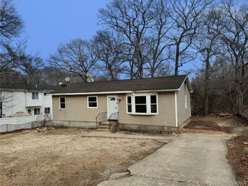 53 W Yaphank Road