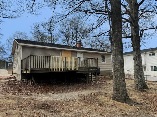 53 W Yaphank Road, Medford NY 11763
