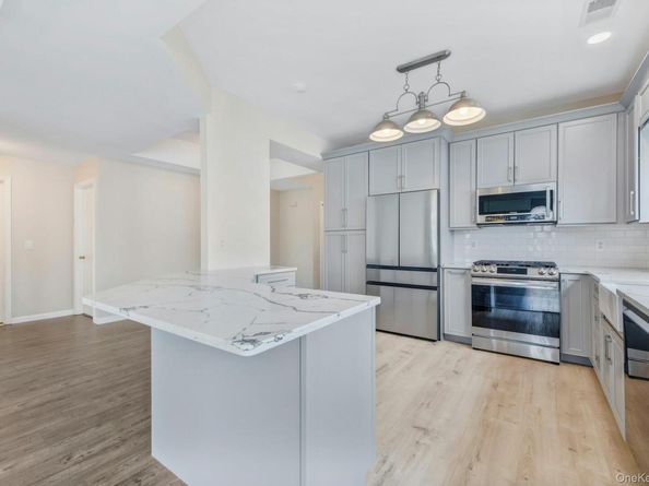 521 Highland Court 521, Moriches NY 11955