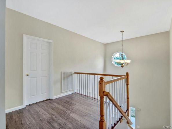 521 Highland Court 521, Moriches NY 11955