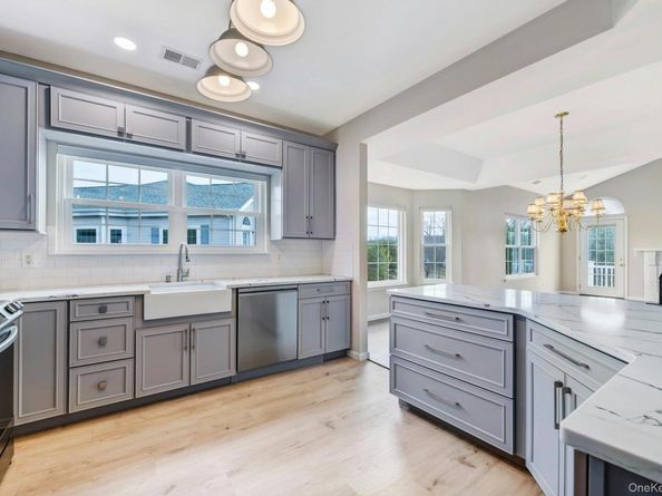 521 Highland Court 521, Moriches NY 11955