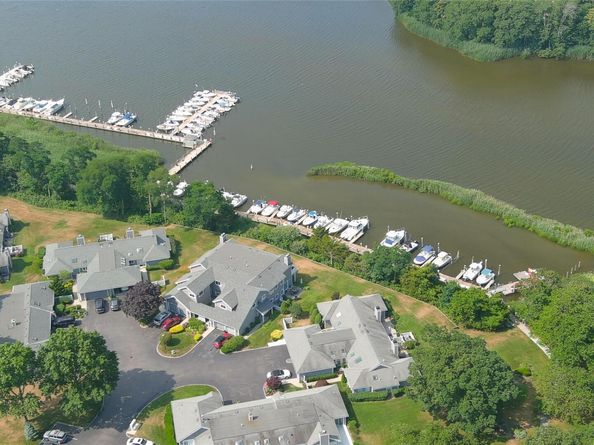 521 Highland Court 521, Moriches NY 11955
