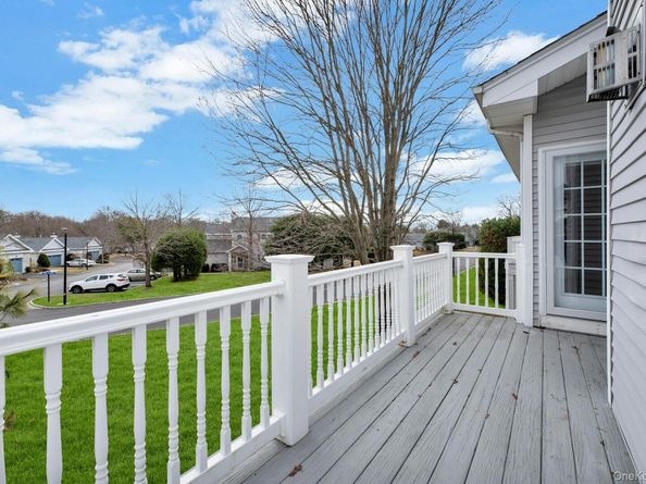 521 Highland Court 521, Moriches NY 11955