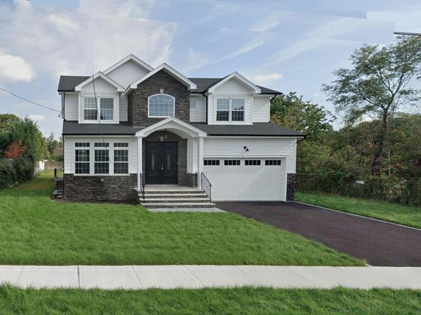 255 Maple Avenue, East Meadow NY 11554