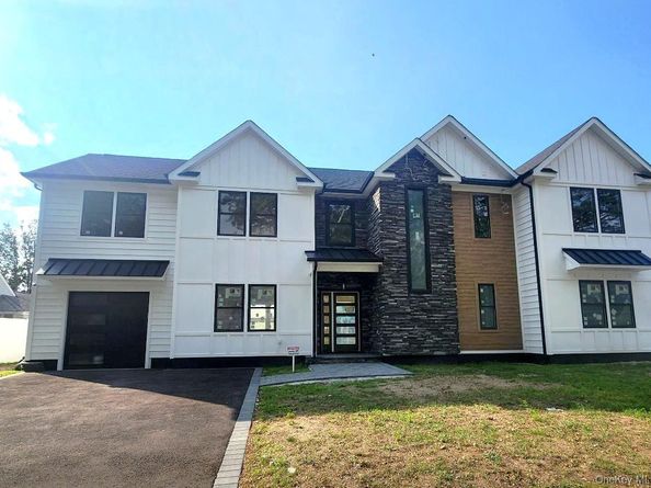 2369 Stewart Avenue, Westbury NY 11590