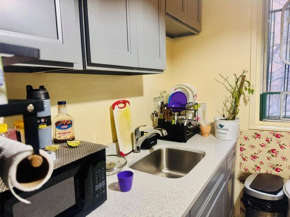 40 Metropolitan Oval 1C, Bronx NY 10462