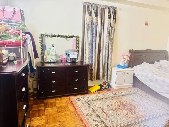 40 Metropolitan Oval 1C, Bronx NY 10462