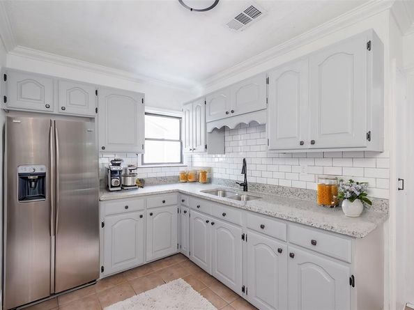 3912  Valentine Street , Fort Worth Texas 76107