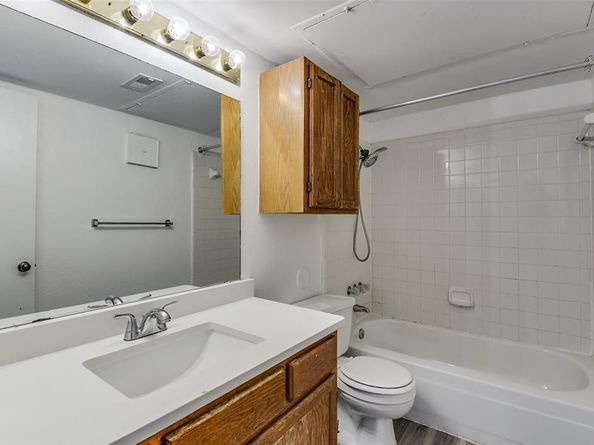 4748  Old Bent Tree Lane  806, Dallas Texas 75287