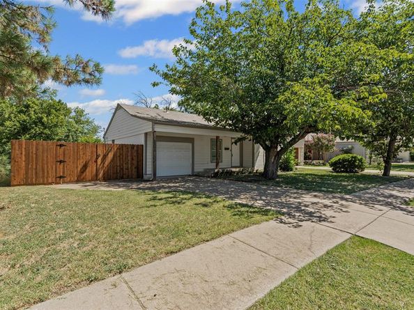 3420  Cloer Drive , Fort Worth Texas 76109