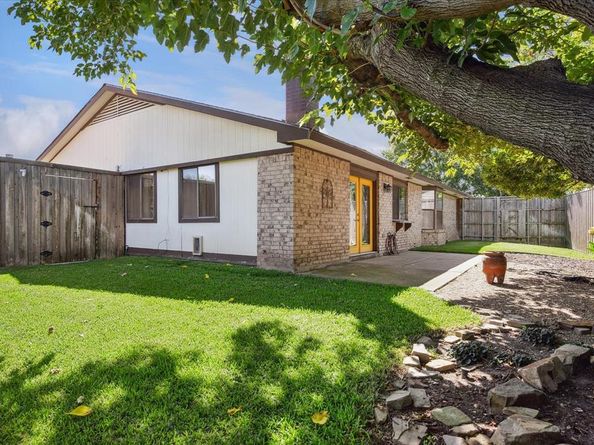 10939  Mccree Road , Dallas Texas 75238