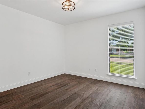 10939  Mccree Road , Dallas Texas 75238