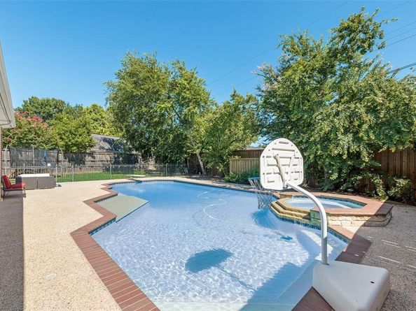 902  Pebblestone Court , Cedar Hill Texas 75104