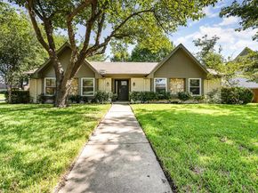 432  Pleasant Valley Lane , Richardson Texas 75080