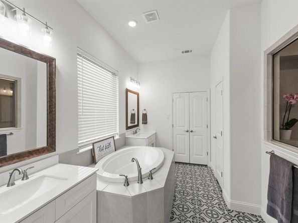 6904  Intrepid Drive , Fort Worth Texas 76179