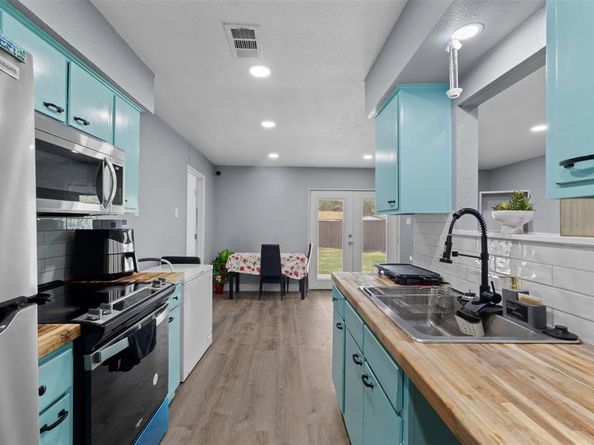 801  Quebec Drive , Garland Texas 75040
