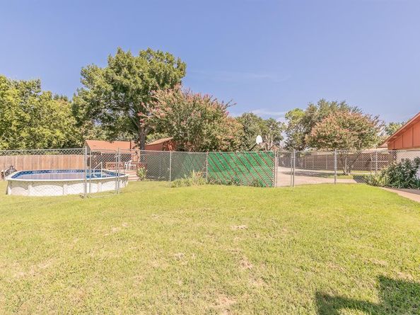 2106  Acer Court , Grand Prairie Texas 75052