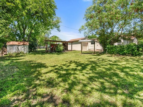 5048  Cedar Hill Road , Fort Worth Texas 76116