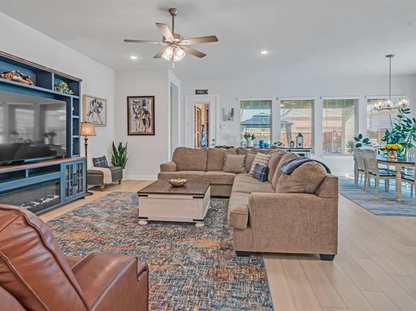 4818  Emerald Grove , Arlington Texas 76005