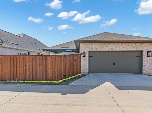 4818  Emerald Grove , Arlington Texas 76005