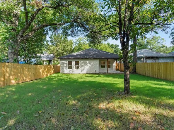 2227  Stoneman Street , Dallas Texas 75215