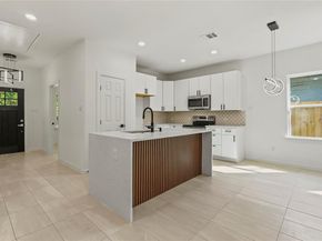 2227  Stoneman Street , Dallas Texas 75215