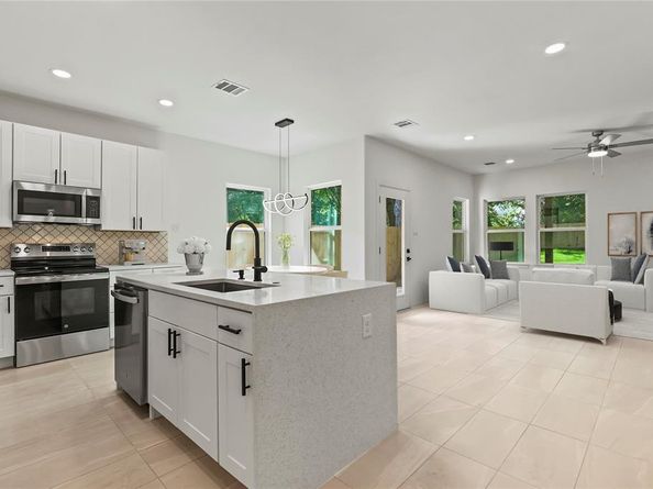 2227  Stoneman Street , Dallas Texas 75215
