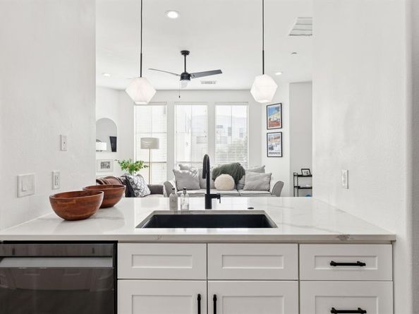 2100 N Fitzhugh Avenue  D, Dallas Texas 75204