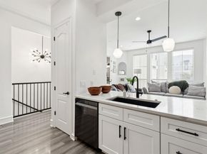 2100 N Fitzhugh Avenue  D, Dallas Texas 75204