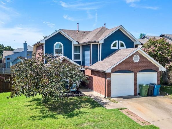 1222  Falling Water Drive , Lewisville Texas 75067