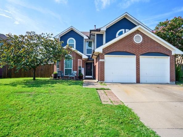 1222  Falling Water Drive , Lewisville Texas 75067