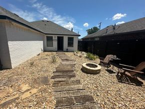 2009 S Macarthur Boulevard , Irving Texas 75060