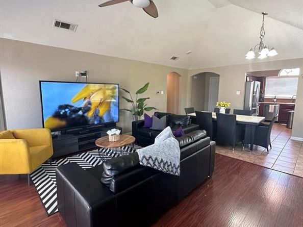 2009 S Macarthur Boulevard , Irving Texas 75060