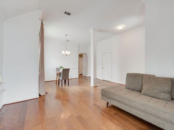 204  Wellington Road , Irving Texas 75063