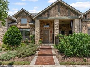 925  Birds Fort Trail , Arlington Texas 76005