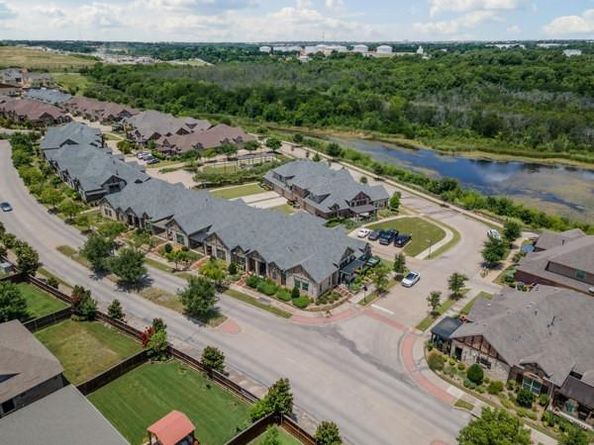 925  Birds Fort Trail , Arlington Texas 76005