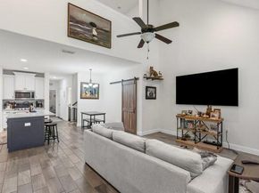925  Birds Fort Trail , Arlington Texas 76005