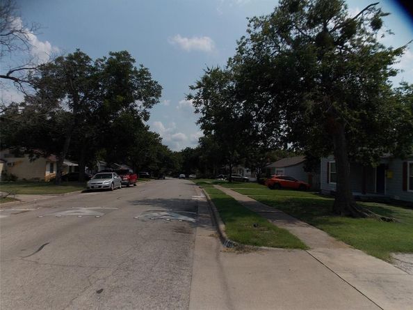 4900  Penrose Avenue , Fort Worth Texas 76116