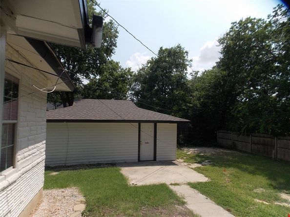 4900  Penrose Avenue , Fort Worth Texas 76116