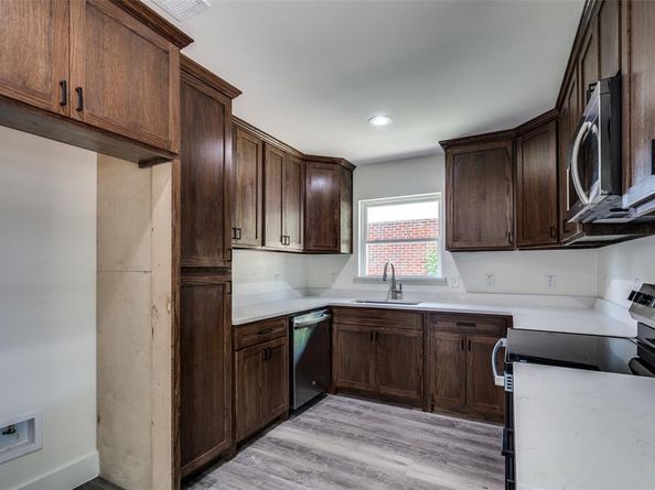 1802  3rd Street , Grand Prairie Texas 75051