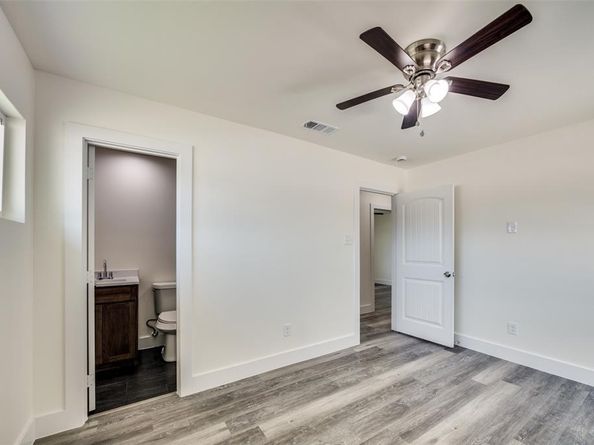 1802  3rd Street , Grand Prairie Texas 75051