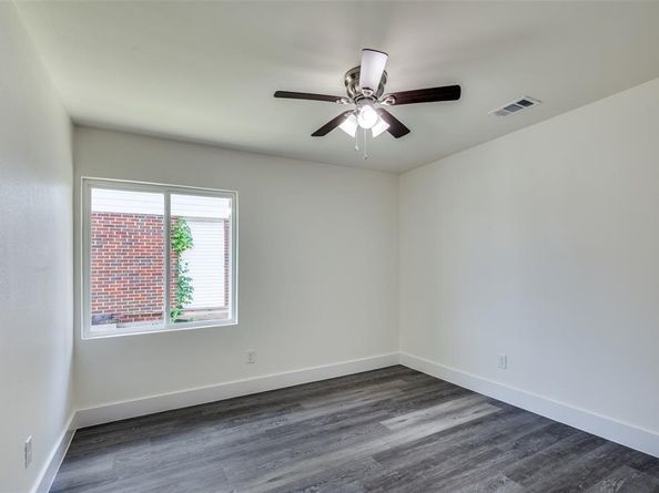 1802  3rd Street , Grand Prairie Texas 75051