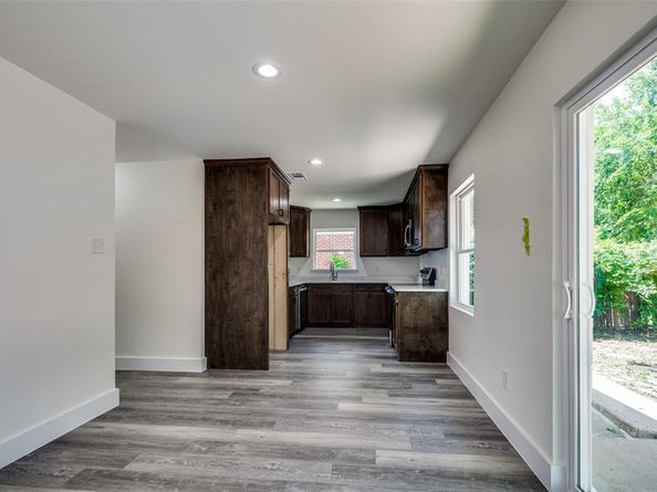 1802  3rd Street , Grand Prairie Texas 75051