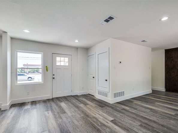 1802  3rd Street , Grand Prairie Texas 75051