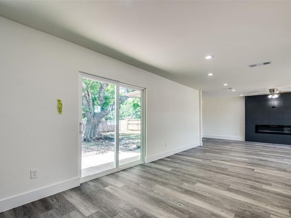 1802  3rd Street , Grand Prairie Texas 75051