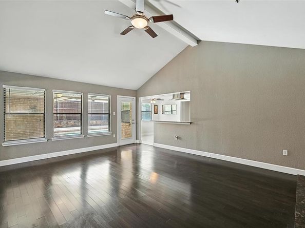 1504  Riviera Court , Arlington Texas 76012