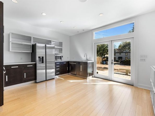 2610  State Street , Dallas Texas 75204