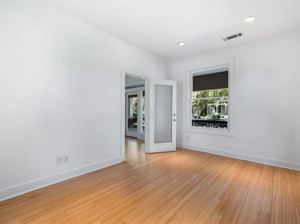 2610  State Street , Dallas Texas 75204