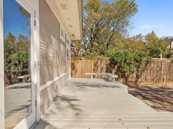 2610  State Street , Dallas Texas 75204
